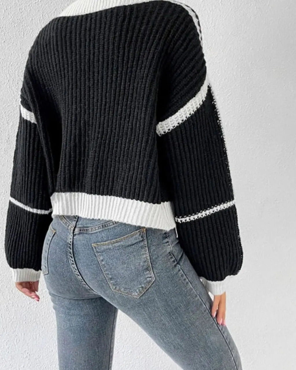 Women's Cropped Chunky Cardigan - Black, detail view