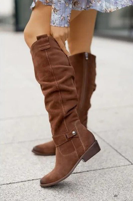Women's Knee-High Slouch Boots - Slouched Shaft, Side View